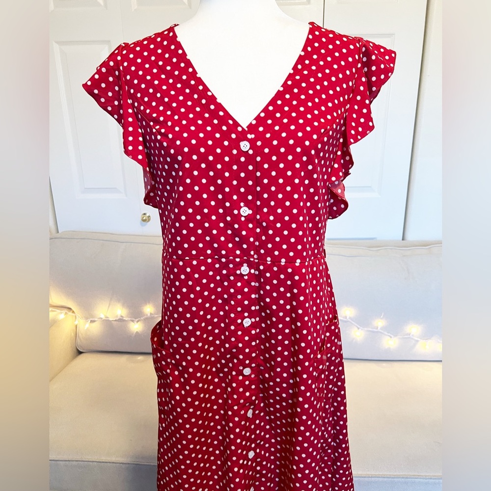 Red polka dot dress with ruffles, pockets and buttons L polyester!